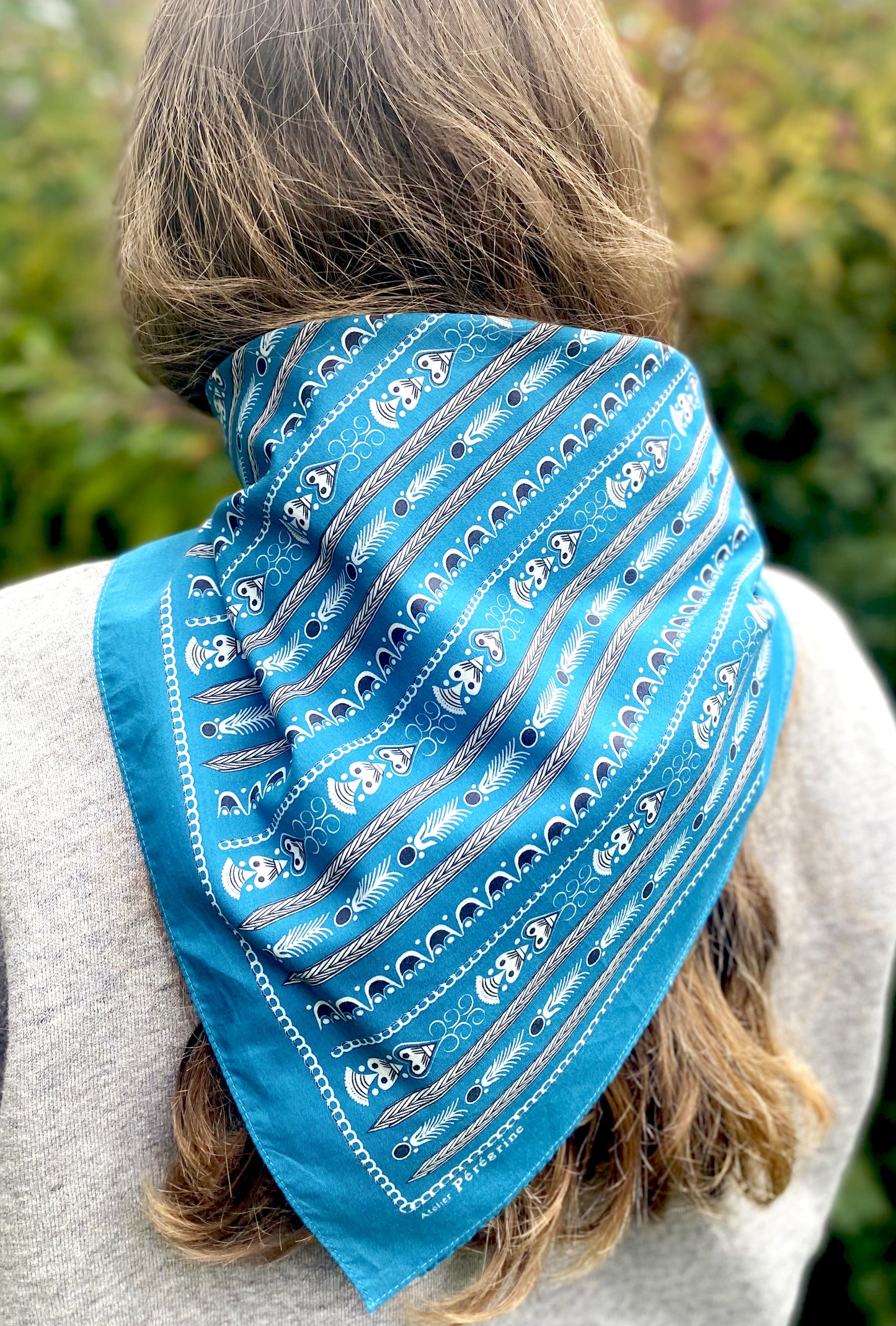 FOULARD BRETON BRODERIES LIGNES DENIM