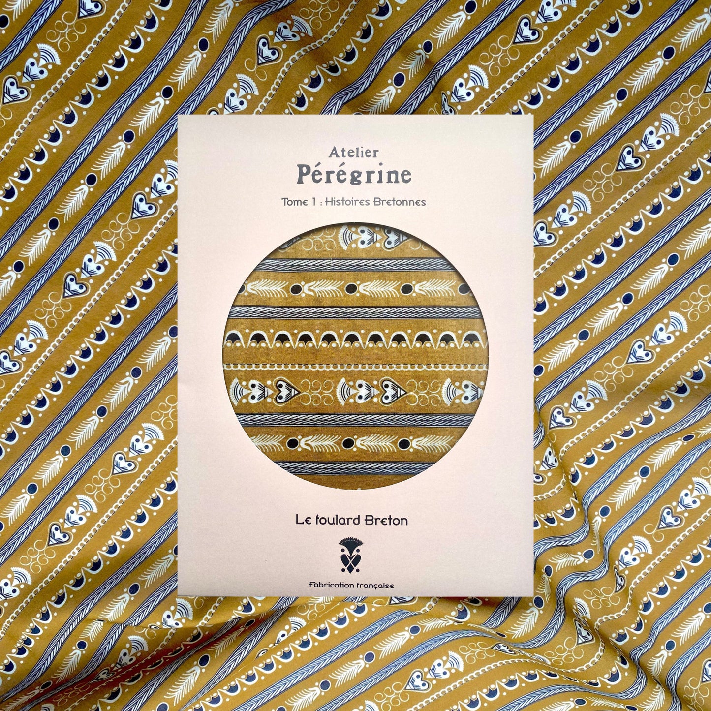 FOULARD BRETON BRODERIES LIGNES LICHEN