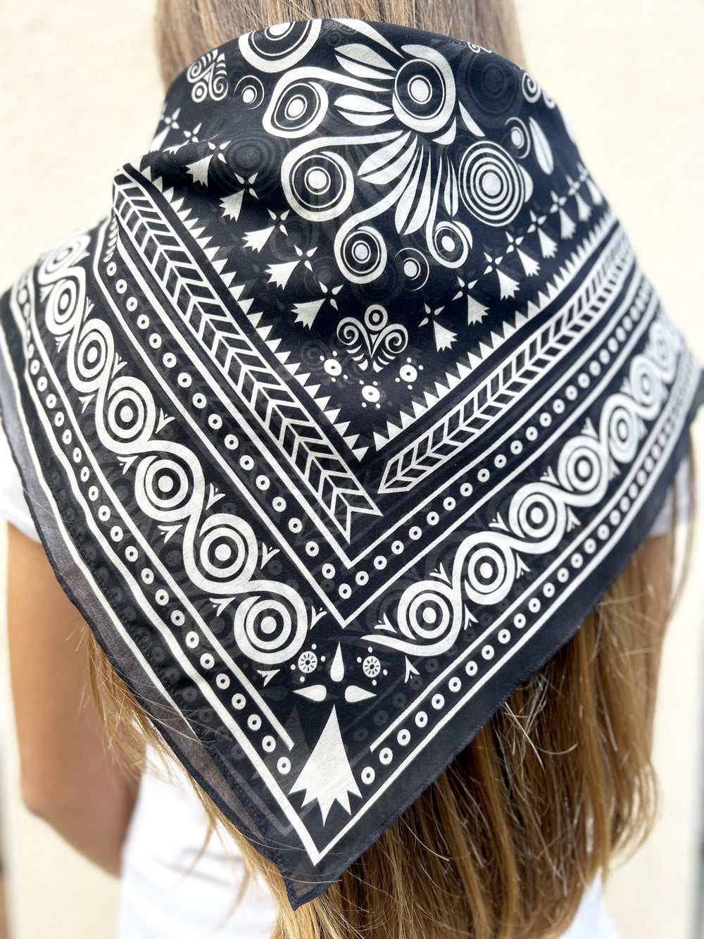 FOULARD ATAO NOIR – VOILE DE COTON PRECOMMANDE LIVRAISON À PARTIR DU 15 NOVEMBRE