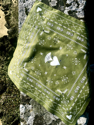 BANDANA BRETON KAKI EN COTON BIO - MOTIF BRODERIES BRETONNES (MOUSSE)