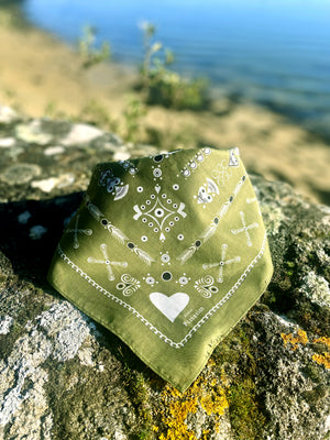 BANDANA BRETON KAKI EN COTON BIO - MOTIF BRODERIES BRETONNES (MOUSSE)