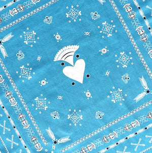 BANDANA BRETON BLEU CLAIR EN COTON BIO - MOTIF BRODERIES BRETONNE (AZUR)