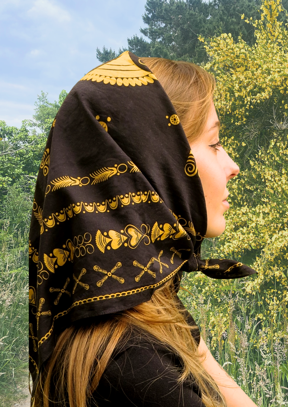 BANDANA BRETON NOIR EN COTON BIO - MOTIF BRODERIE BRETONNE (BLÉ NOIR)