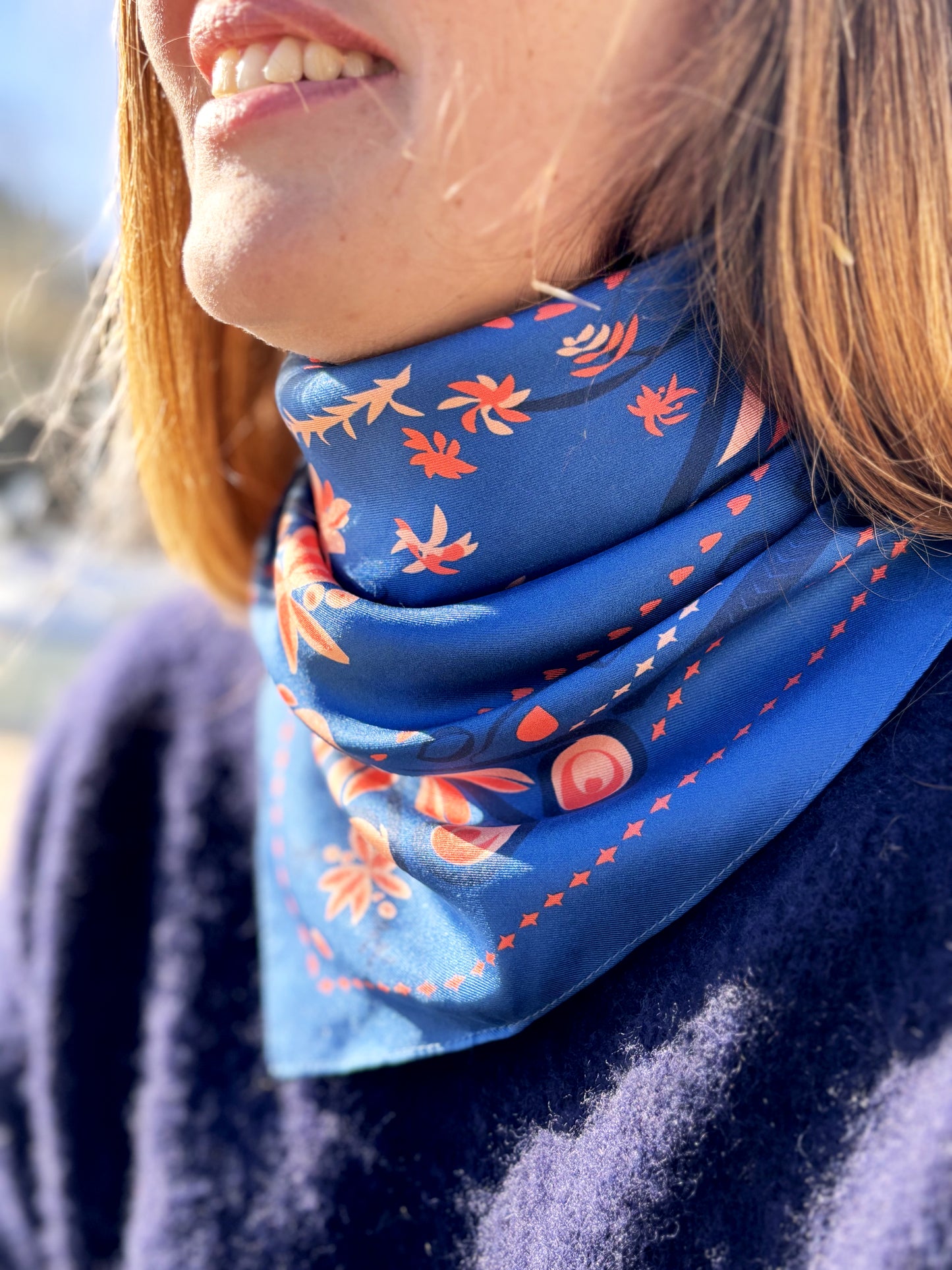 BLEUNIENN COBALT EN TWILL DE SOIE disponible le 5 décembre