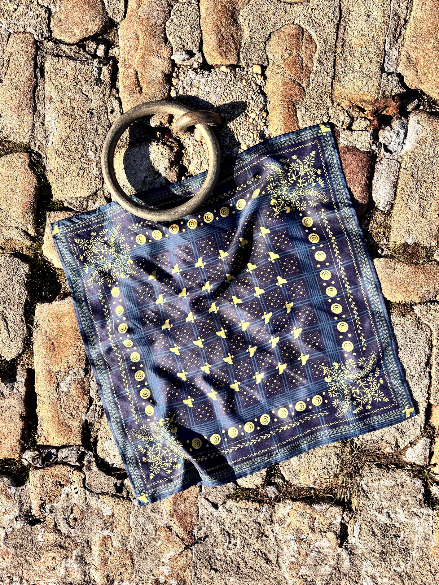 FOULARD JACONAS TWILL DE SOIE 2ème édition 10 exemplaires disponibles le 5 décembre.