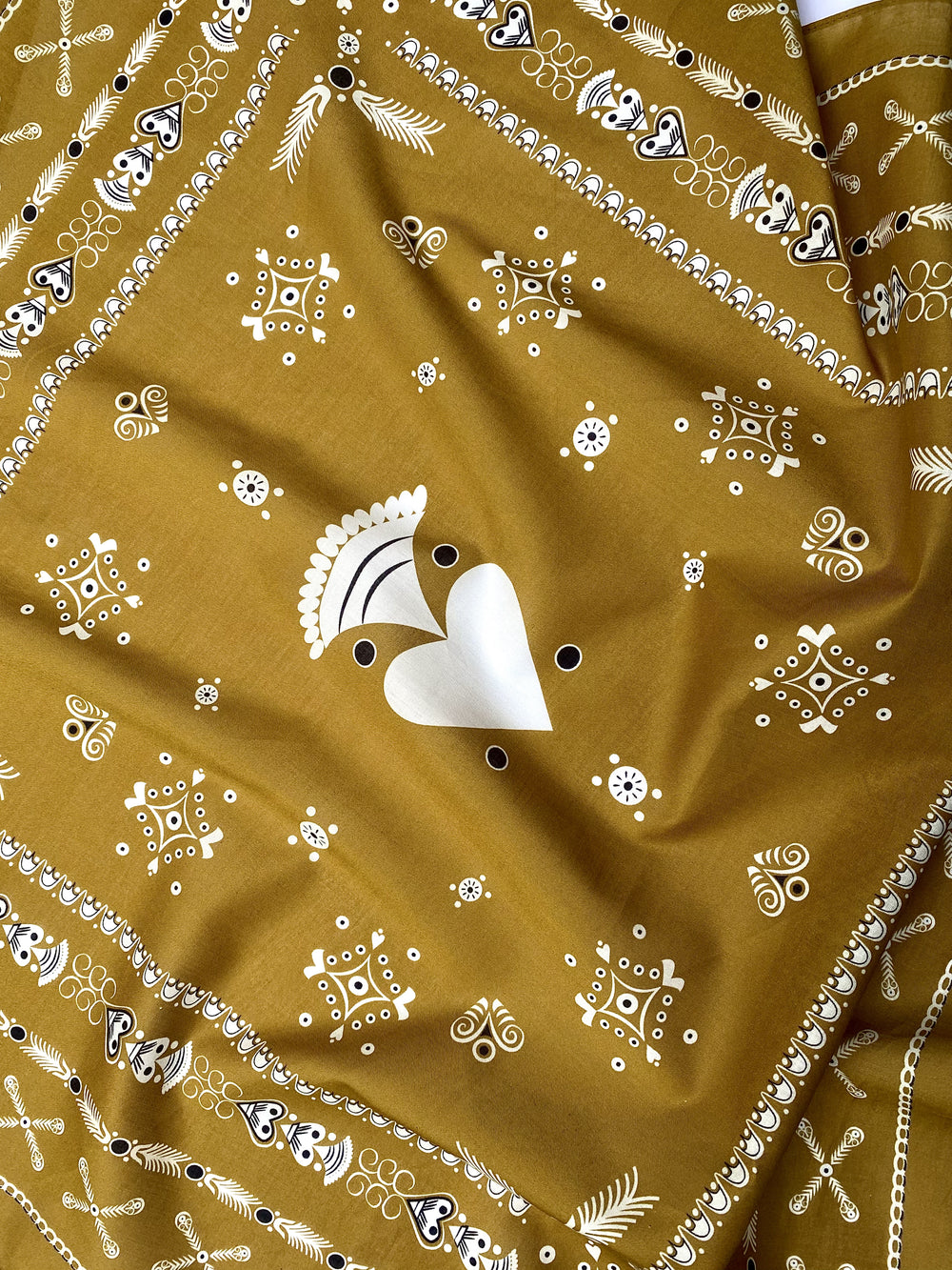 BANDANA BRETON MORDORÉ EN COTON BIO - MOTIF BRODERIES BRETONNES